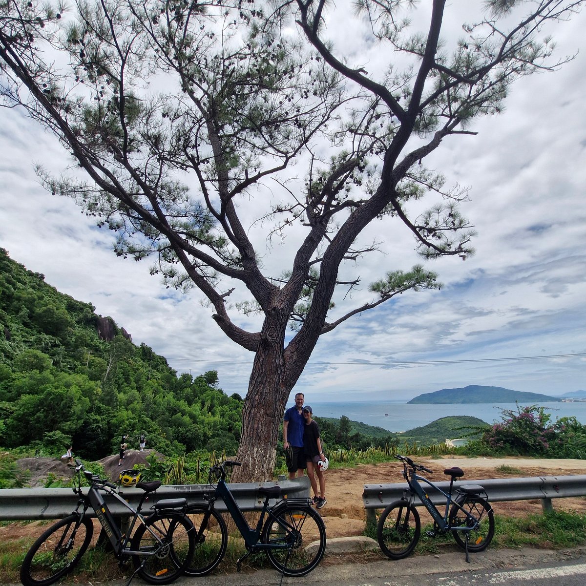 Cycling Trip Hue to Hoi An 1 Day